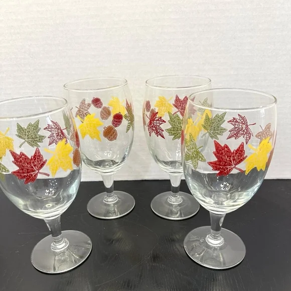 LIBBEY Water Goblet - Fall Leaves & Acorns - Set of 4 - EXCELLENT CONDITION - Picture 5 of 11